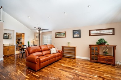 Dramatic ceilings, ocular and arched transom windows, walk-in - photo 3
