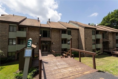 Nestled within the golf course community of Mountain Villas - photo 3