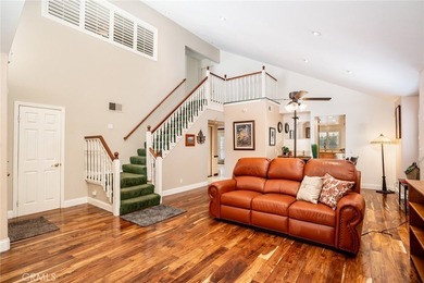 Dramatic ceilings, ocular and arched transom windows, walk-in - photo 7