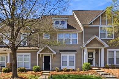 Welcome home to this beautifully maintained townhome in the - photo 3