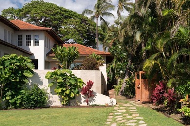 Hawaiiana meets contemporary design with this exceptional estate - photo 28