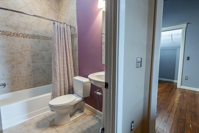 Executive unit ready for someone who's ready to enjoy all