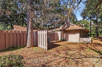 WELCOME TO THE BEAUTIFUL LANDINGS COMMUNITY. THIS WARM & - photo 30