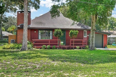 Welcome to this charming 2-bedroom, 2-bath home with a versatile - photo 4