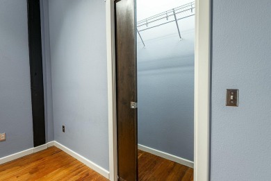 Executive unit ready for someone who's ready to enjoy all