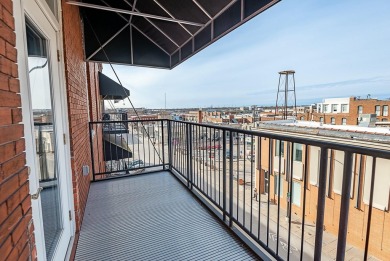 Executive unit ready for someone who's ready to enjoy all