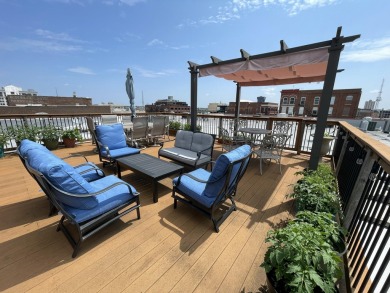 Executive unit ready for someone who's ready to enjoy all