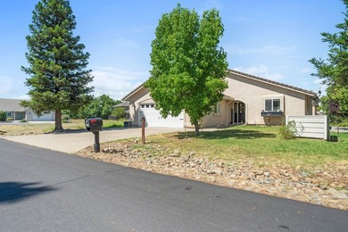 Enjoy waterfront living in the gated community of Lake - photo 5