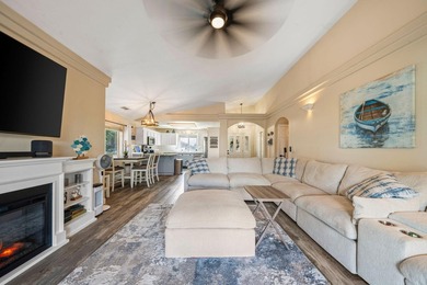 Enjoy waterfront living in the gated community of Lake - photo 8