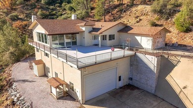 A true Crown Jewel of Sugarloaf right beside Lake Shasta! This - photo 1