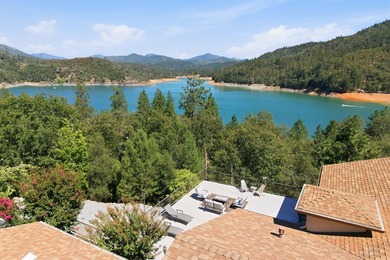 A true Crown Jewel of Sugarloaf right beside Lake Shasta! This - photo 2