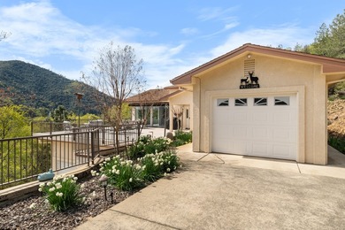 A true Crown Jewel of Sugarloaf right beside Lake Shasta! This - photo 5