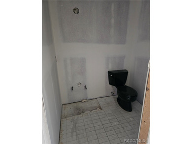 Looking for a great opportunity to live on the water in a - photo 17