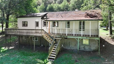 Welcome to this ranch-style home in Liberty City, located in the - photo 19