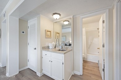 Nicely maintained 2-bedroom, 2-bath Tennis Villa located on the - photo 11