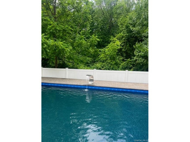 Welcome to 378 Lakeshore Boulevard, a spectacular fully - photo 11