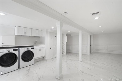 Welcome to 378 Lakeshore Boulevard, a spectacular fully - photo 15