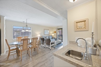 Nicely maintained 2-bedroom, 2-bath Tennis Villa located on the - photo 16