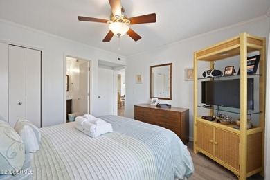 Nicely maintained 2-bedroom, 2-bath Tennis Villa located on the - photo 18
