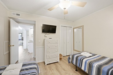 Nicely maintained 2-bedroom, 2-bath Tennis Villa located on the - photo 21