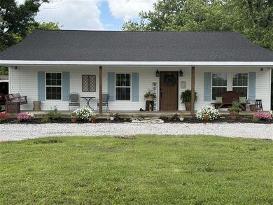 Escape to your own private retreat just minutes from Lake Malone - photo 1