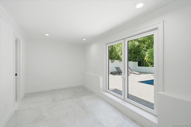 Welcome to 378 Lakeshore Boulevard, a spectacular fully - photo 22