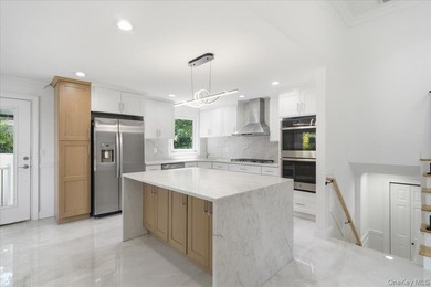 Welcome to 378 Lakeshore Boulevard, a spectacular fully - photo 35
