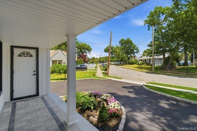 Welcome to 378 Lakeshore Boulevard, a spectacular fully - photo 37