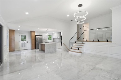 Welcome to 378 Lakeshore Boulevard, a spectacular fully - photo 38
