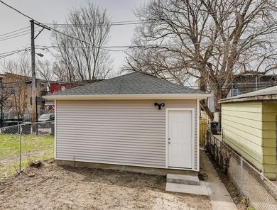 Excellent opportunity to own a 2-unit investment property in - photo 3