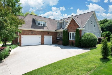 Welcome to 7345 Splendid View Drive in the highly sought-after - photo 2