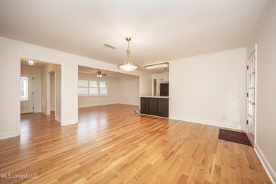 LOCATION LOCATION LOCATION! Welcome to this beautifully updated - photo 13