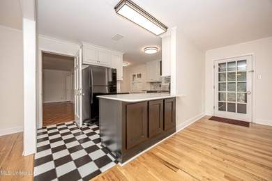 LOCATION LOCATION LOCATION! Welcome to this beautifully updated - photo 15