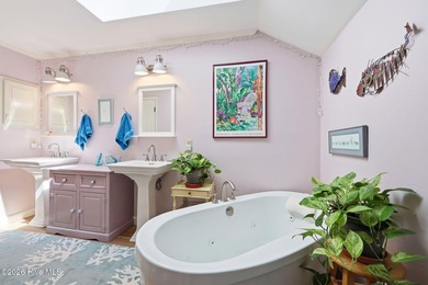 Welcome to this spacious 3-bedroom, 2.5-bath home nestled in one - photo 23