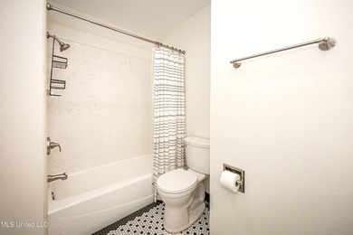 LOCATION LOCATION LOCATION! Welcome to this beautifully updated - photo 28