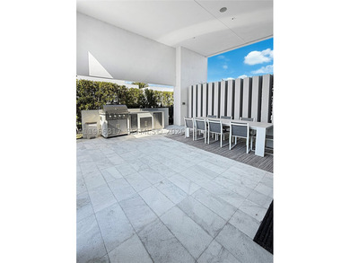 Live in luxury in this spectacular single-story residence - photo 32