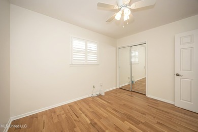 LOCATION LOCATION LOCATION! Welcome to this beautifully updated - photo 35