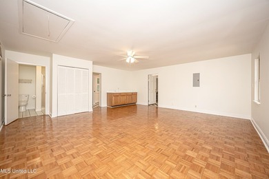 LOCATION LOCATION LOCATION! Welcome to this beautifully updated - photo 45