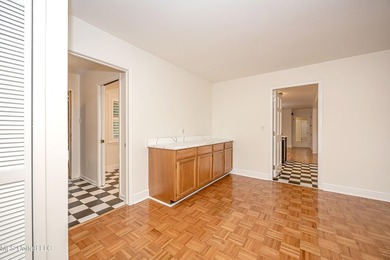 LOCATION LOCATION LOCATION! Welcome to this beautifully updated - photo 48