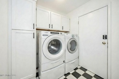 LOCATION LOCATION LOCATION! Welcome to this beautifully updated - photo 51