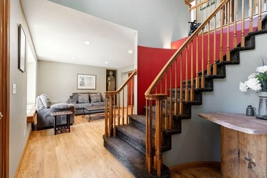 Welcome to this exceptional home in Paragon Point, one of Fort - photo 4