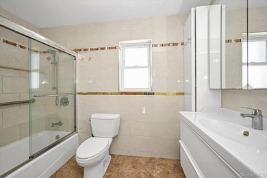 Welcome to this Move-In Ready Detached Colonial situated on a - photo 15