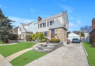 Welcome to this Move-In Ready Detached Colonial situated on a - photo 20