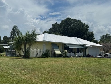 Move-in ready 2/2 at Spring Lake! Year-round living, seasonal - photo 31