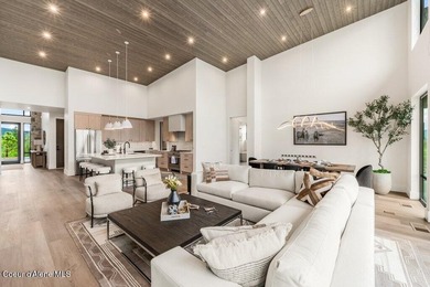 Fairway Lodge North 3 offers 2,676 sf of single-level living - photo 5