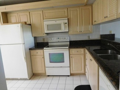 CHAMING AND WELL KEPT 2BDRM/2BTH FIRST FLOOR UNIT PARK IN FRONT - photo 2