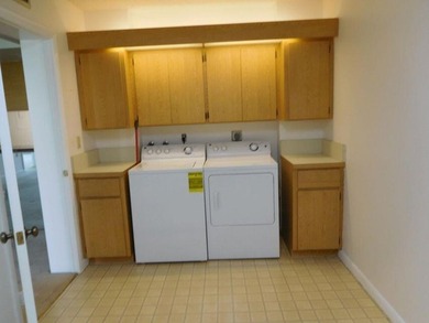 CHAMING AND WELL KEPT 2BDRM/2BTH FIRST FLOOR UNIT PARK IN FRONT - photo 8