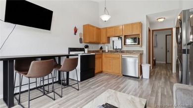Experience effortless lake living in this turnkey 1-bedroom - photo 12