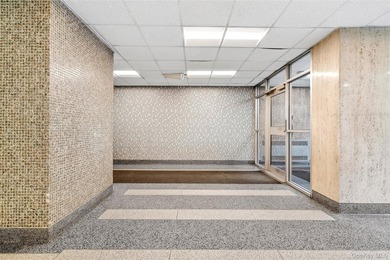 Bright and spacious move-in ready one-bedroom co-op with a - photo 14