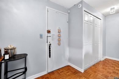 Bright and spacious move-in ready one-bedroom co-op with a - photo 18